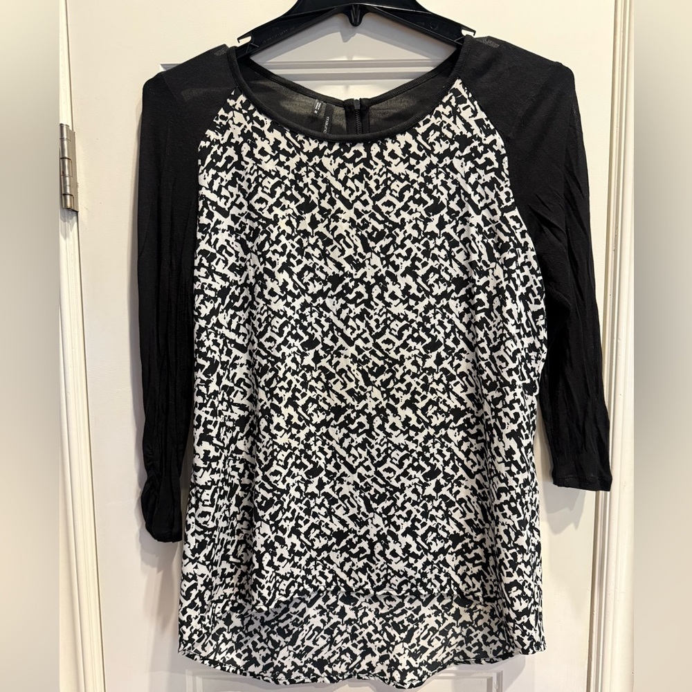 Black and White Women's Top Maurices Size Medium